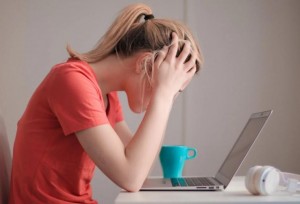 誘導(dǎo)未成年人玩游戲消費到底違法不違法