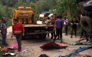 河南信陽貨車側(cè)翻致8死11傷事件：“前科司機”判了...